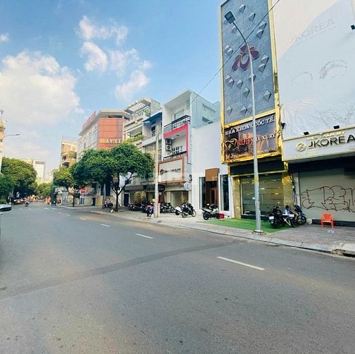 Bán gấp nhà MT Tản Đà Quận 5 DT 5,2m x 20m giá 29 tỷ thương lượng