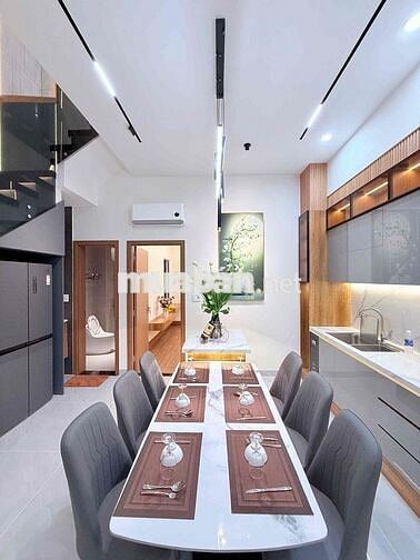 Bán nhà mới đẹp 3 tầng, đường nhựa rộng 8m cực thoáng, Vị trí sát bên