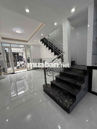 Nhà Trung Tâm Hải Châu giá chỉ 3 tỷ X, đi xem là thích ngay