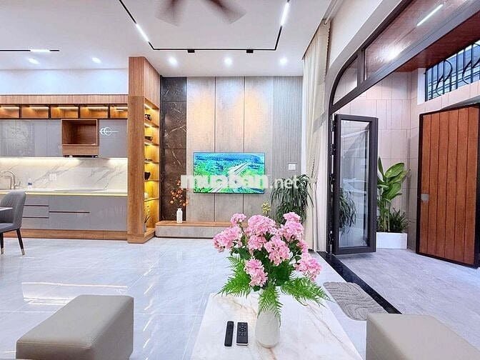 Bán nhà mới đẹp 3 tầng, đường nhựa rộng 8m cực thoáng, Vị trí sát bên