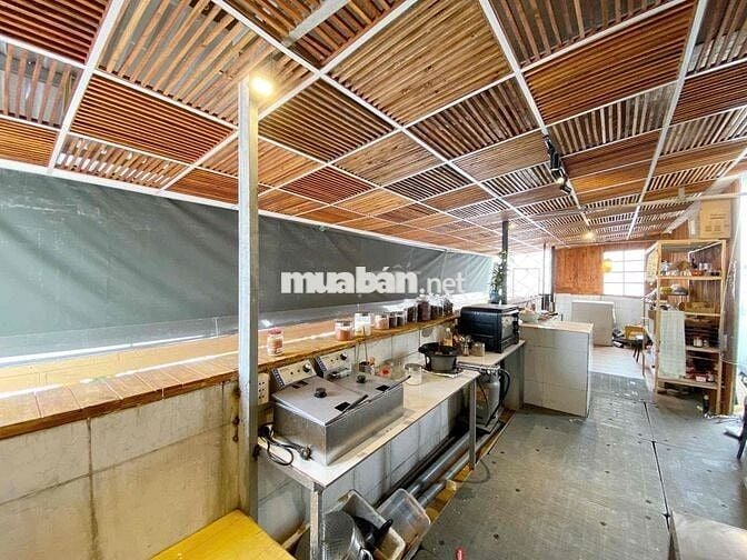 Mặt bằng Rooftop 100m2 thoáng đãng view 360 độ tại Phan Đình Phùng
