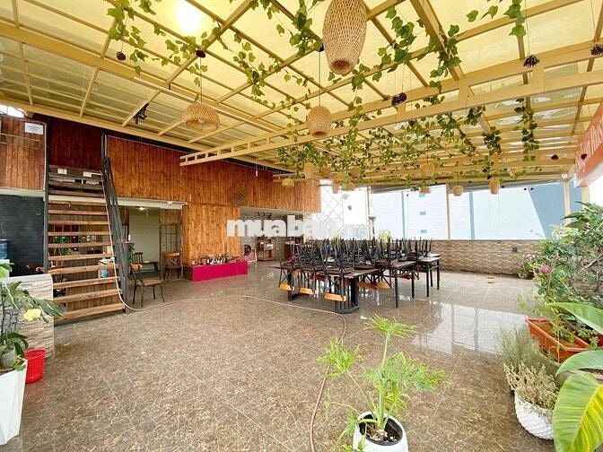 Mặt bằng Rooftop 100m2 thoáng đãng view 360 độ tại Phan Đình Phùng