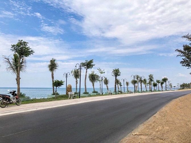 Xuất cảnh cần bán nền biệt thự view biển Mũi Né