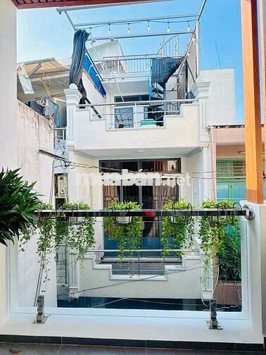 TRUNG TÂM QUẬN 3 – NHÀ ĐẸP FULL NỘI THẤT – 3 TẦNG-Ở NGAY- HẺM AN NINH
