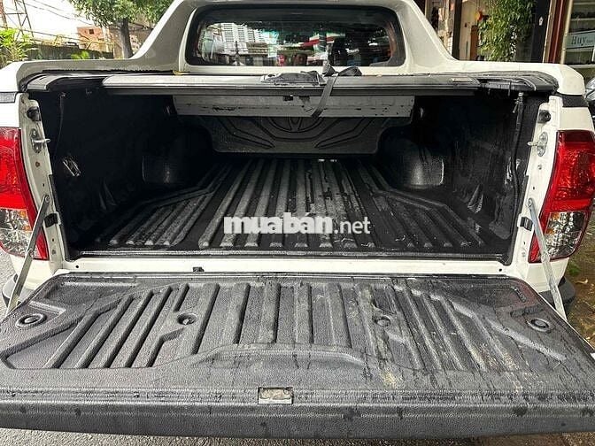 TOYOTA HILUX 2021 2.4E 4x2 AT NHẬP KHẨU