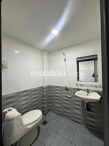 Cho thuê căn hộ có gác tại Tân Phú