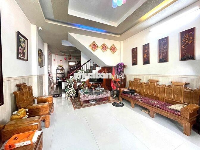 CHO THUÊ NHÀ NGUYÊN CĂN 4 TẦNG TRONG HẺM Ở BẮC NHA TRANG GIÁ 15 TRIỆU/
