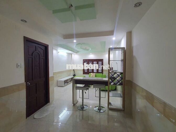 BIỆT THỰ CHO THUÊ MT LÊ THÚC HOẠCH_ 10X18M. TRỆT 3 LẦU. GARA Ô TÔ.