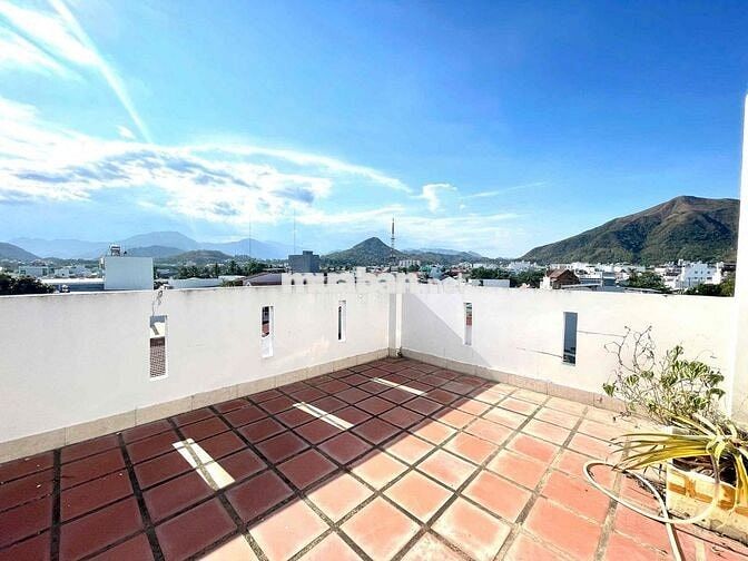 CHO THUÊ NHÀ NGUYÊN CĂN 4 TẦNG TRONG HẺM Ở BẮC NHA TRANG GIÁ 15 TRIỆU/