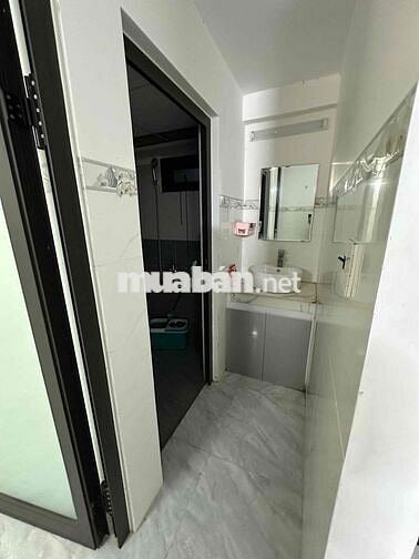 BÁN NHÀ ĐẸP KIÊN CỐ OTO VÀO ĐÊN NHÀ CÒN CĂN XÓT LẠI