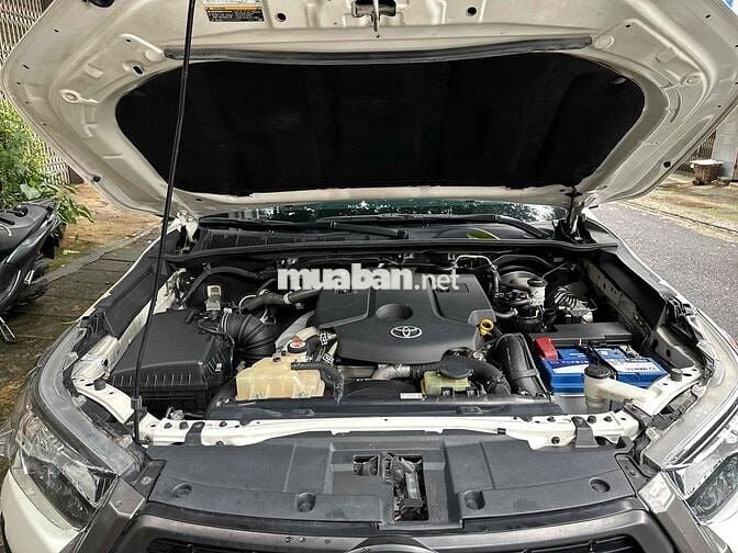 TOYOTA HILUX 2021 2.4E 4x2 AT NHẬP KHẨU