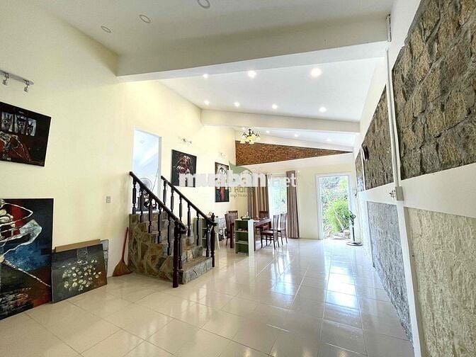CHO THUÊ NHÀ SÂN VƯỜN 4 PHÒNG NGỦ 1000M2 PHÍA BẮC NHA TRANG