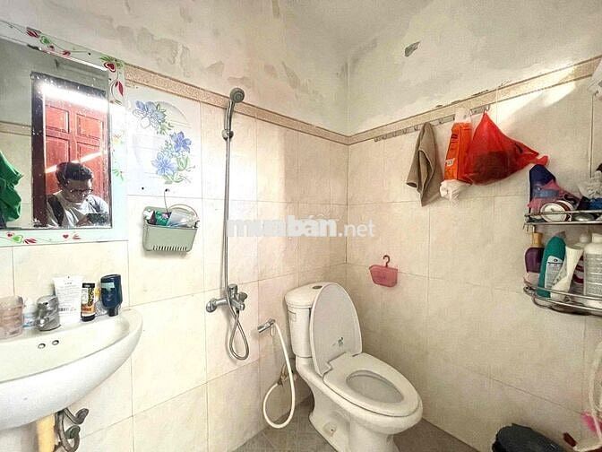 CHO THUÊ NHÀ NGUYÊN CĂN 4 TẦNG TRONG HẺM Ở BẮC NHA TRANG GIÁ 15 TRIỆU/