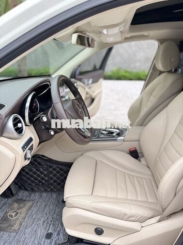 Mercedes Benz GLC 2018 300 4MATIC - 96000 km