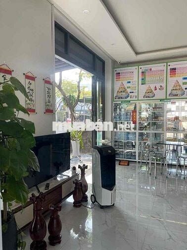 bán Tòa căn hộ 2 mặt tiền đường 15m gần  biển Nguyễn Tất Thành