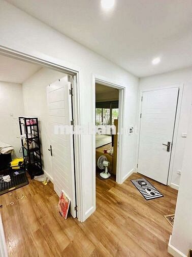 Bán Lô góc Trần Thái Tông Cầu Giấy, 39m2, mt 5.9m, ngõ thông, 9.5 tỷ!
