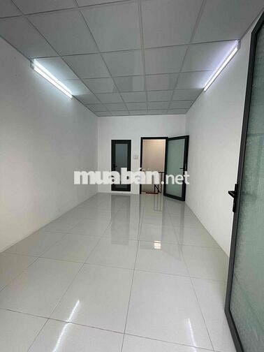 Cho Thuê Nhà Nguyên Căn 414 CMT8 , 2PN ,2Wc , Sát Chợ Hoà Hưng.