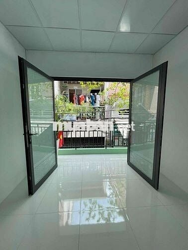 Cho Thuê Nhà Nguyên Căn 414 CMT8 , 2PN ,2Wc , Sát Chợ Hoà Hưng.