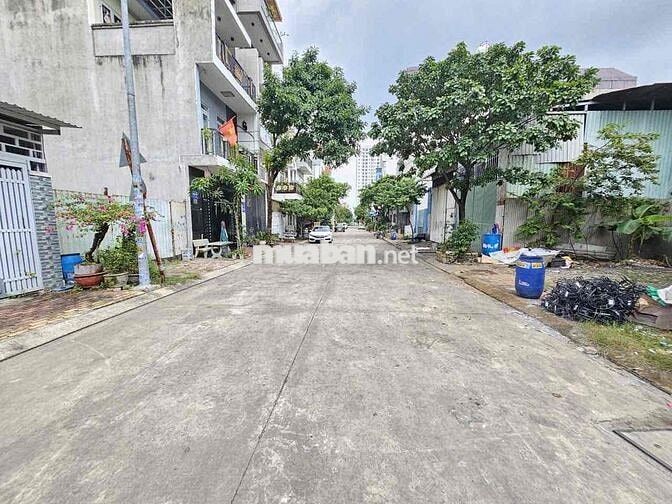 Đất góc 2 mặt tiền gần Vincom Dĩ An, phường Dĩ An, Tp Dĩ An