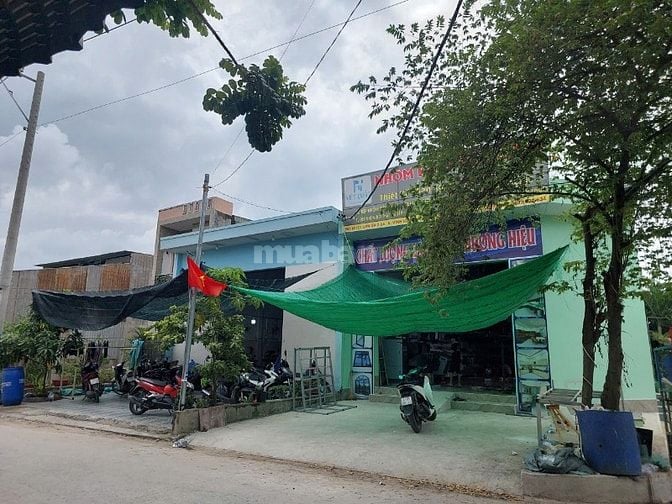 Bán 2 căn nhà mặt tiền, ngã 4 Bốn Xã và Vĩnh Lộc A, Bình Chánh