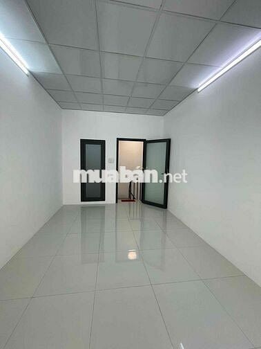 Cho Thuê Nhà Nguyên Căn 414 CMT8 , 2PN ,2Wc , Sát Chợ Hoà Hưng.