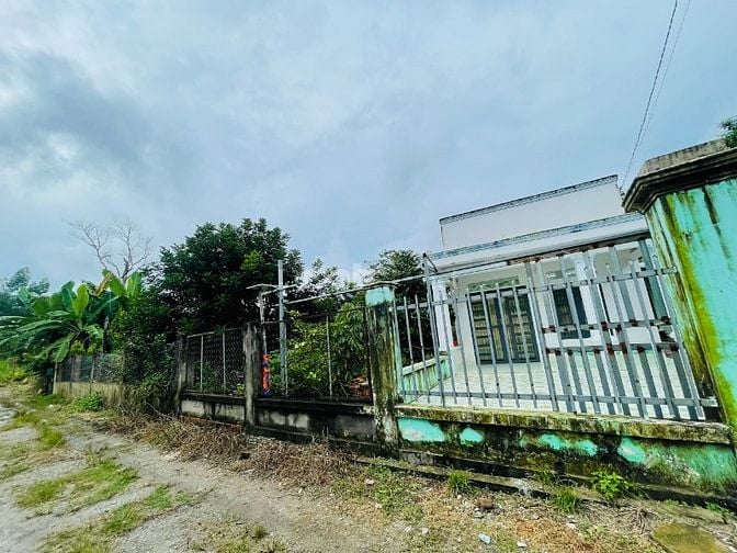 THANH LÝ NHÀ VƯỜN (4.690M2) THỔ CƯ-SHR- CÓ SẴN CÂY ĂN TRÁI, DÂN ĐÔNG