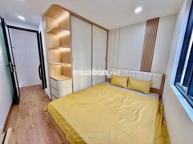 MẶT NGÕ THÔNG - GẦN PHỐ - FULL NỘI THẤT - 18m x 5 tầng. Nhỉnh 4 tỷ.
