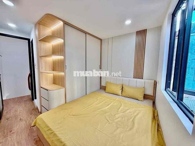 MẶT NGÕ THÔNG - GẦN PHỐ - FULL NỘI THẤT - 18m x 5 tầng. Nhỉnh 4 tỷ.