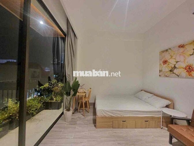 Căn Hộ Full Nội Thất Ban Công Lớn Ngay Nguyễn Hữu Cảnh Giáp Quận 1