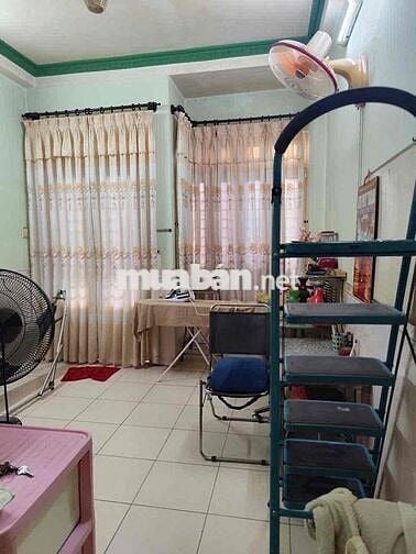 Nhà mặt tiền đường lớn, 5 phòng ngủ, đường tám danh