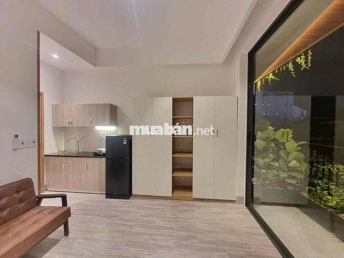 Căn Hộ Full Nội Thất Ban Công Lớn Ngay Nguyễn Hữu Cảnh Giáp Quận 1