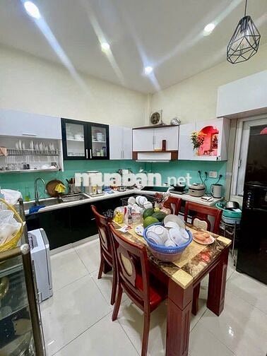 NHÀ XE HƠI ĐẬU CỬA TÂN THỚI NHẤT 1B Q12- SÁT KHU 38HA - 3 TẦNG BTCT -