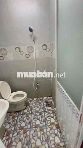 BÁN NHÀ CŨ 600tr CAM KẾT KHÔNG PHÁT SINH NGAY CẦU LỚN HÓC MÔN