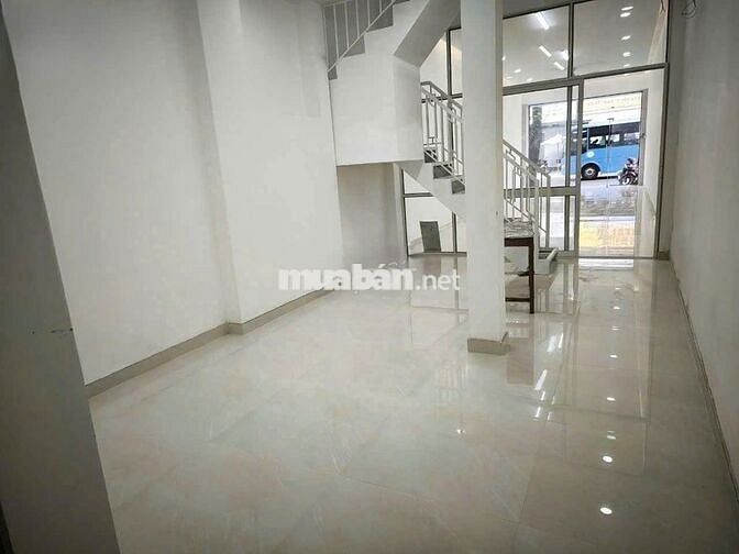 Cho Thuê Nhà Đường Đinh Tiên Hoàng, Quận 1 (4x20m - Nhà Suốt Đẹp Rộng)