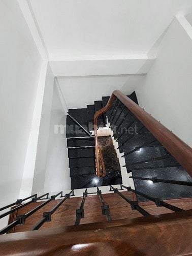 Nhà mình 4 tầng dt 35m giá bán 7,5 tỷ  .Tại ngõ 211 phố khương trung