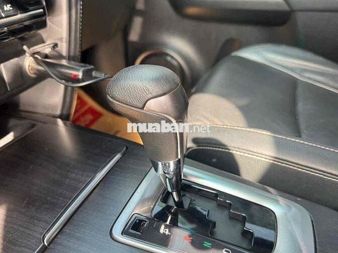Toyota Fortuner dầu tự động 2020 mẫu mới đi 46.000