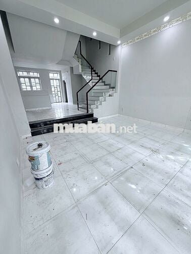 Chính chủ cho thuê mặt bằng 2 mặt tiền Phạm Văn Đồng Thủ Đức, 5.5x28