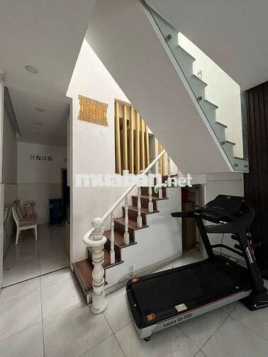 HẺM Ô TÔ 8 MÉT THÔNG SUỐT HÒA BÌNH