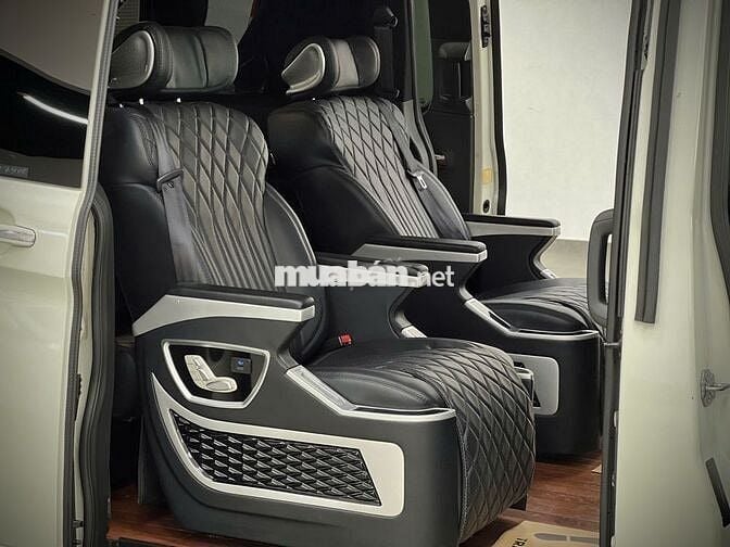 Ford Tourneo 2020 Titanium gói thương gia đẳng cấp
