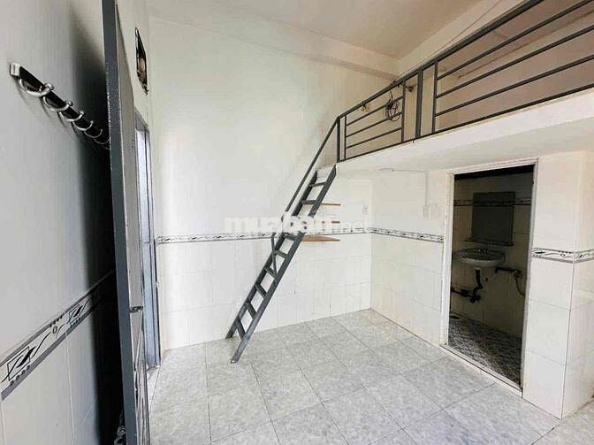 🔥PHÒNG GÁC CỬA SỔ TRỜI - HÀNH LANG GIÁ RẺ Ở ĐƯỢC 4 NGƯỜI NGAY TRUNG TÂ