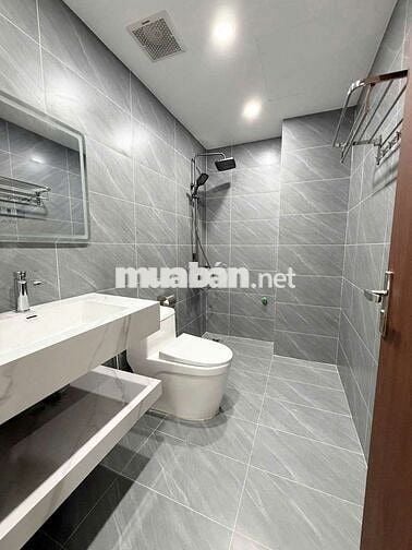BÁN NHÀ ĐẸP 5 TẦNG CẠNH ĐƯỜNG CỔ LINH GẦN AEON 15M RA ĐƯỜNG ÔTÔ TRÁNH