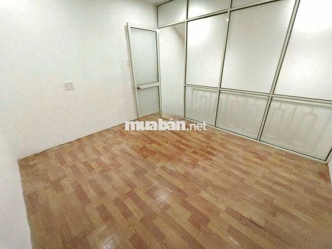 Cho Thuê Nhà Đường Đinh Tiên Hoàng, Quận 1 (4x20m - Nhà Suốt Đẹp Rộng)