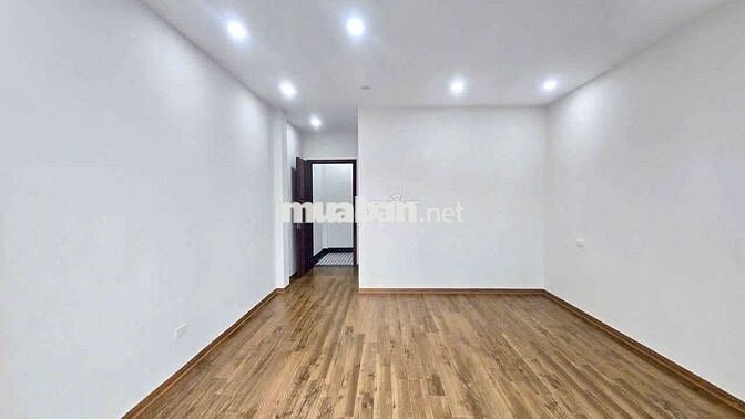 BÁN NHÀ ĐẸP 5 TẦNG CẠNH ĐƯỜNG CỔ LINH GẦN AEON 15M RA ĐƯỜNG ÔTÔ TRÁNH