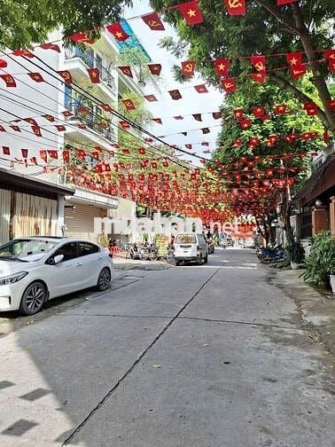 BÁN NHÀ ĐẸP 5 TẦNG CẠNH ĐƯỜNG CỔ LINH GẦN AEON 15M RA ĐƯỜNG ÔTÔ TRÁNH