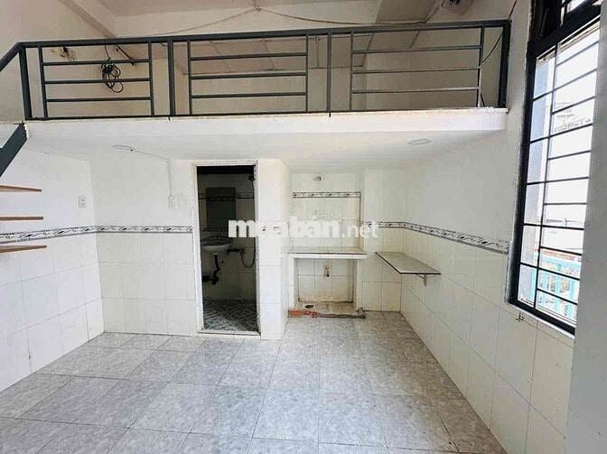 🔥PHÒNG GÁC CỬA SỔ TRỜI - HÀNH LANG GIÁ RẺ Ở ĐƯỢC 4 NGƯỜI NGAY TRUNG TÂ