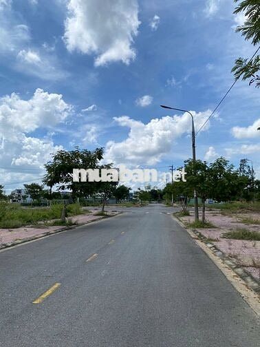 LÔ ĐẤT MẶT TIỀN 126M2(6X21),ĐƯỜNG 7.5M CÁCH HỘI AN 3P DI CHUYỂN