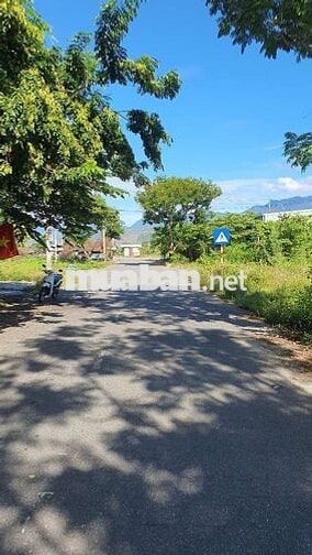 Giá *** Tại Thời Điểm Hiện Tại