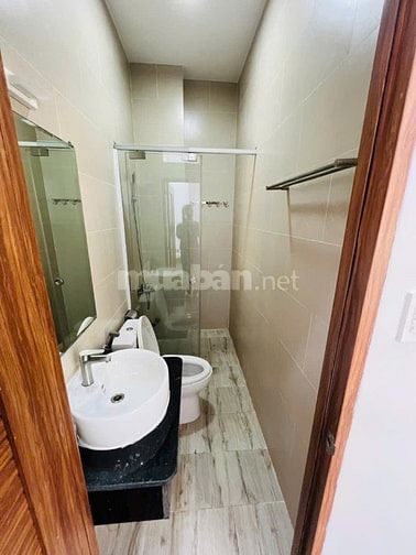 Cho thuê nhà HXH Lê Hồng Phong Q10 dt: 8m x 4m 3 lầu 1ST giá 20tr/th