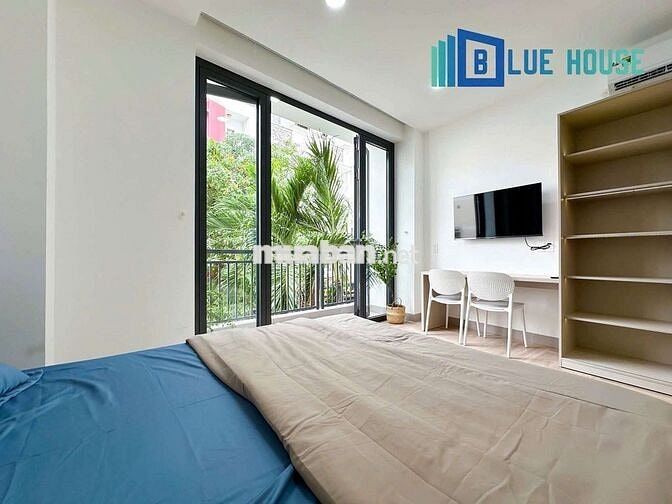 Căn hộ full nội thất ban công thoáng mát Nguyễn Văn Cừ Quận 1