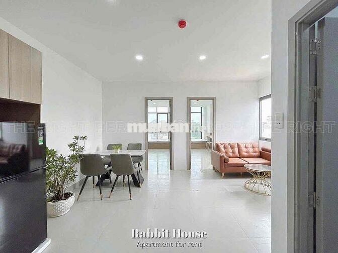 Căn hộ 2PN full nội thất, cửa sổ lớn thoáng Trần Hưng Đạo quận 5